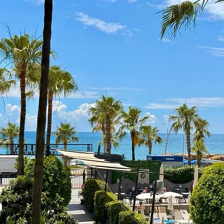 Sa Apartments! Beachfront With Sea View & Pool Apartamento
